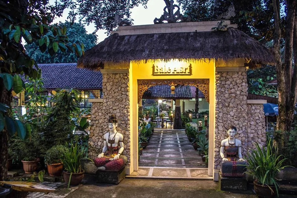 Pintu Masuk Pendopo 45