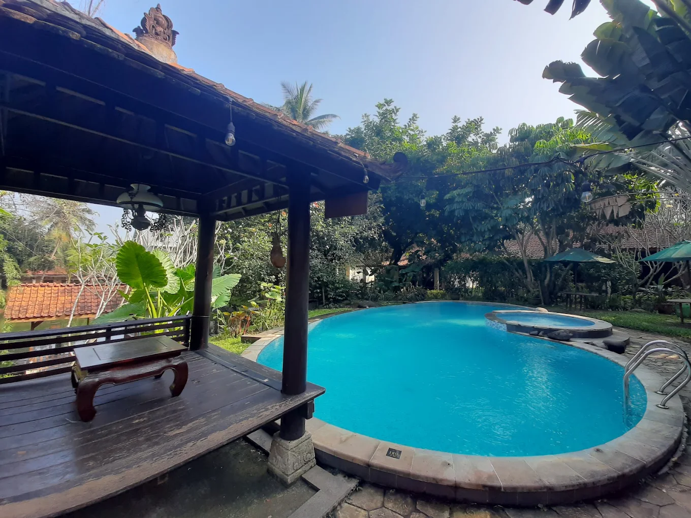 Area Taman dan Kolam